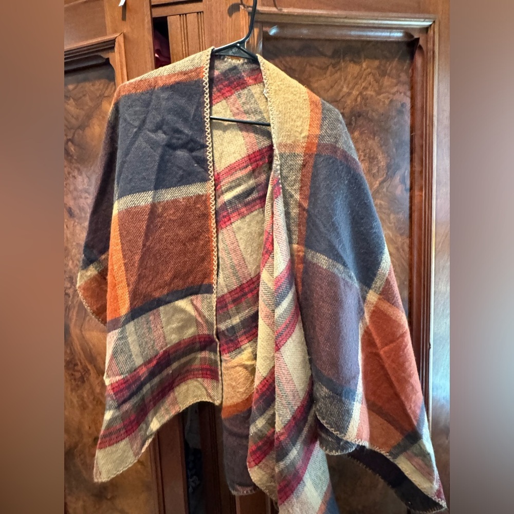 Christopher banks poncho